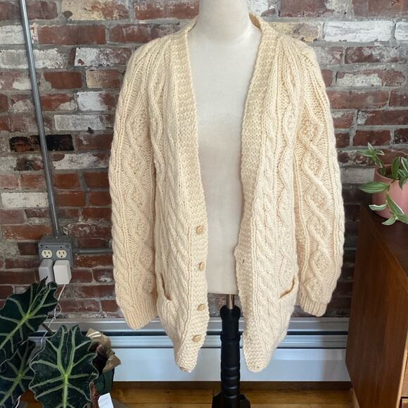 Other Sweaters - Vintage virgin wool made on Italy knit cardigan Filene’s vintage size XL